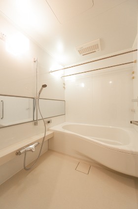 バス・シャワールーム　バス