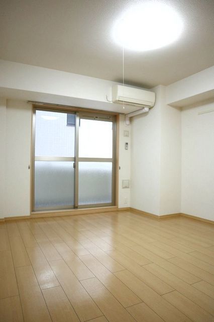 居室・リビング　☆明るい居間☆