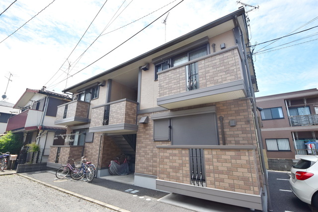 建物外観　～青い空、白い雲っ～