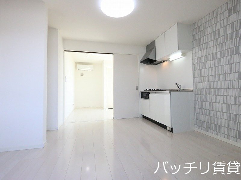 居室・リビング　別号室タイプの為、現状を優先致します。