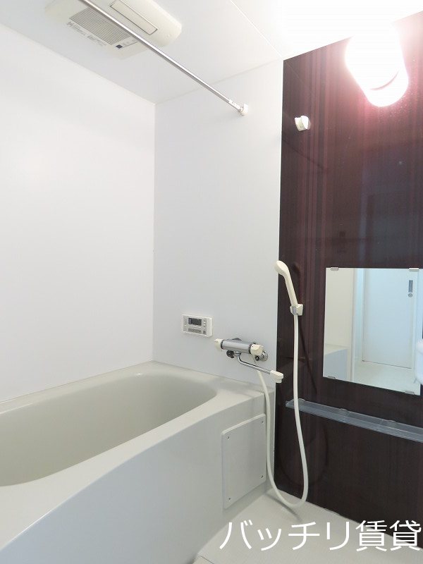 バス・シャワールーム　同型タイプの為、現状を優先します