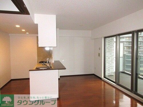 居室・リビング　LDK約15.6畳　※2021年11月の写真