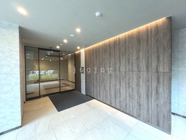 ロビー　オートロック