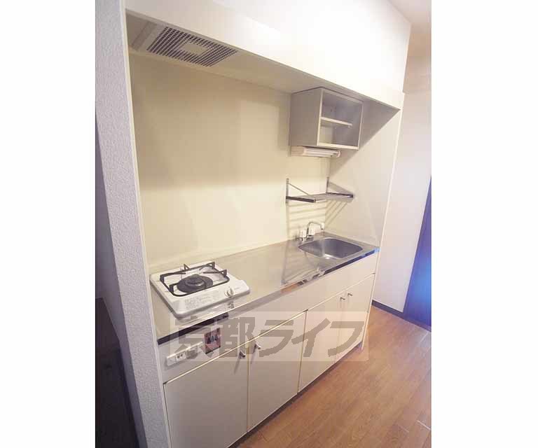 キッチン　コンロ付きのキッチンです。