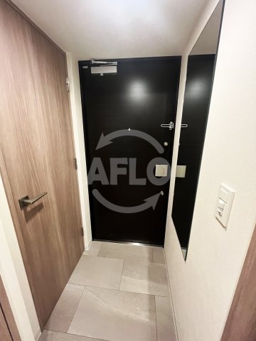 玄関　コンフォリア・リヴ博労町一丁目Q　玄関