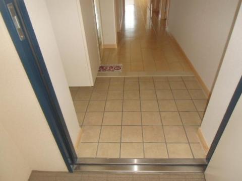 玄関　玄関（イメージ）