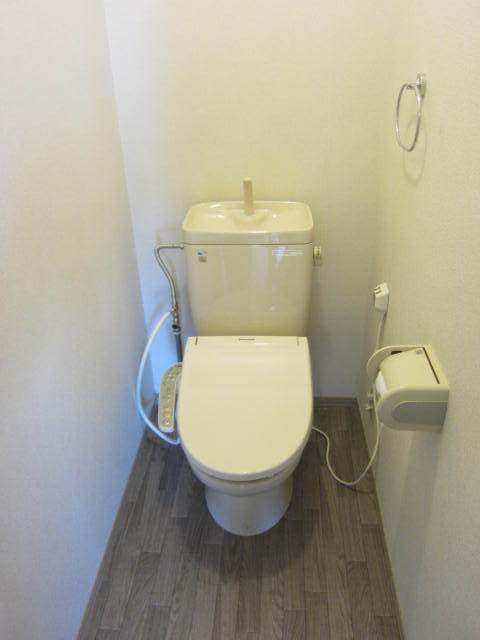 トイレ　温水洗浄便座