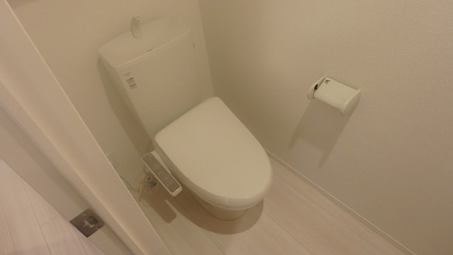 トイレ　※同施工メーカーの内装写真です