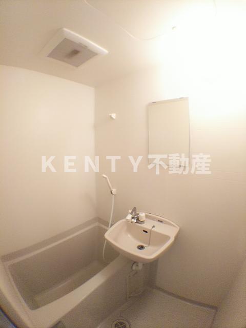 バス・シャワールーム　落ち着いた空間のお風呂です