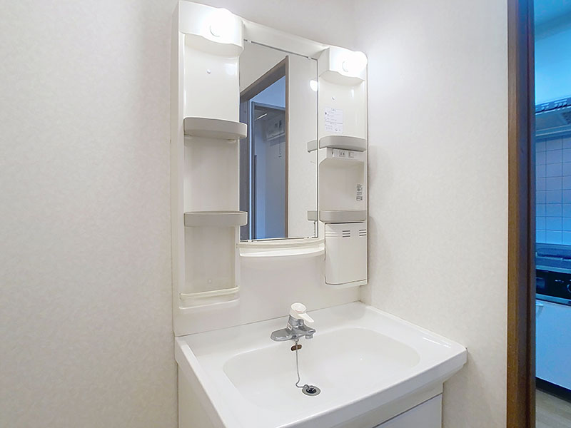 洗面設備　※同物件の他のお部屋の写真※