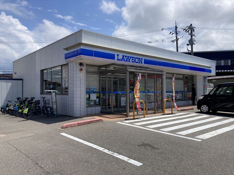 コンビニ　ローソン金沢駅西本町店（コンビニ）まで113m