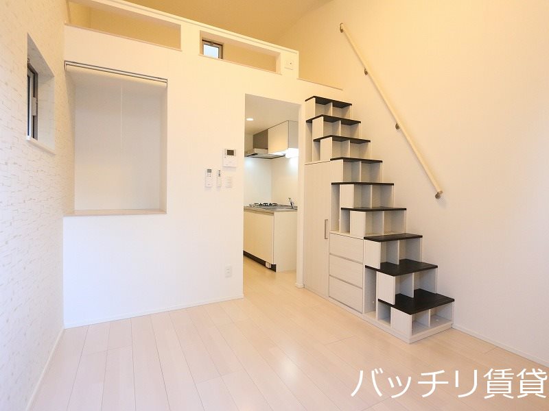 居室・リビング　同型タイプの為、現状を優先致します。