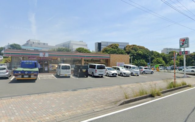 コンビニ　セブン－イレブン　磐田安久路店（コンビニ）まで900m