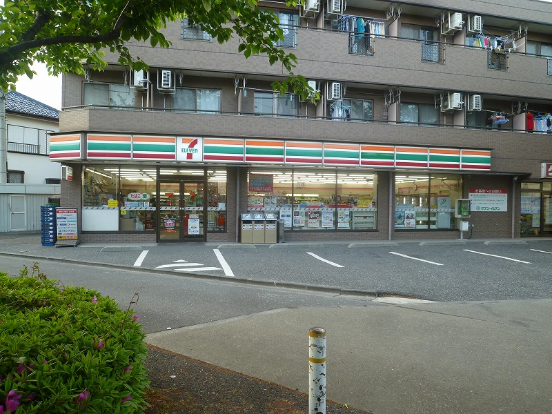 コンビニ　セブンイレブン（コンビニ）まで908m