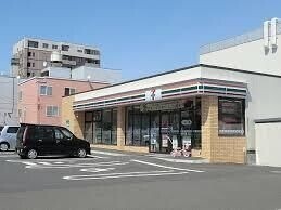 コンビニ　セブンイレブン札幌福住中央通店（コンビニ）まで496m