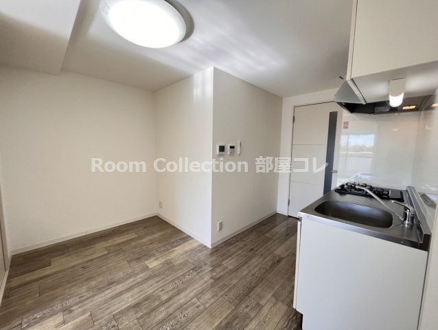 居室・リビング　※同物件他部屋写真　反転・色違いの場合有　現状優先