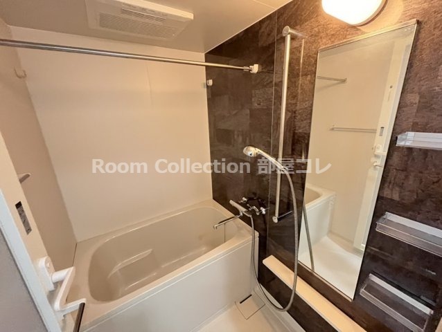バス・シャワールーム　※同物件他部屋写真　反転・色違いの場合有　現状優先