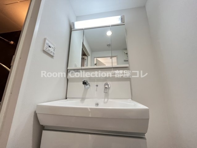 洗面設備　※同物件他部屋写真　反転・色違いの場合有　現状優先