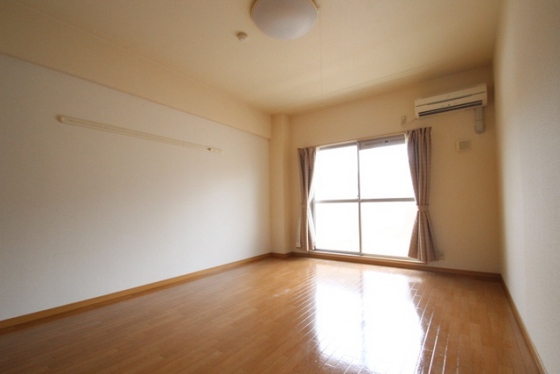 居室・リビング　※別部屋の写真です