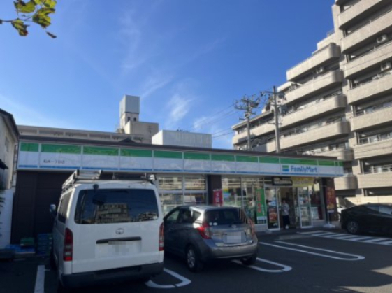 コンビニ　ファミリーマート　柏木一丁目店（コンビニ）まで155m