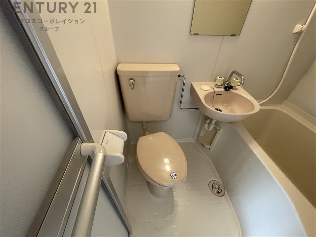 トイレ　浴室内にトイレがあります！