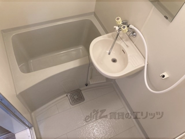 バス・シャワールーム　バス