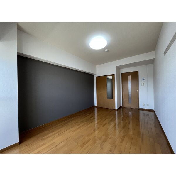 居室・リビング　※別部屋写真　反転間取り