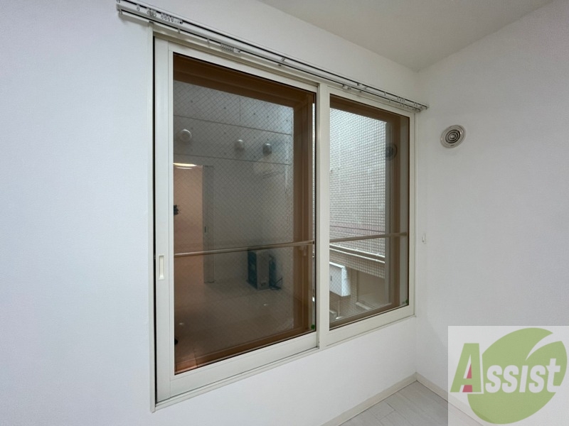 バルコニー　バルコニーは幅があり、広い印象を受けました。