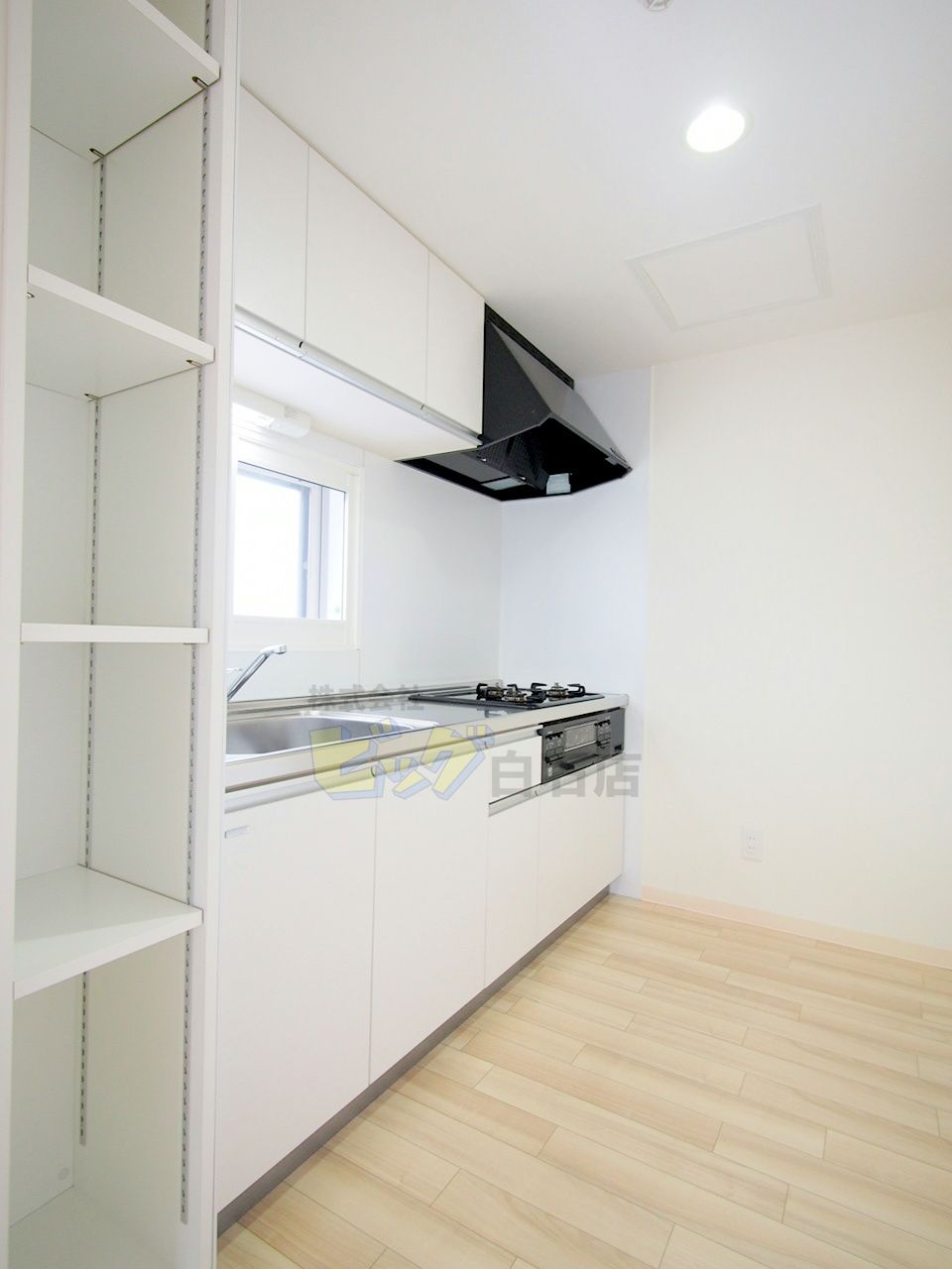 キッチン　人気の独立式システムキッチンです♪