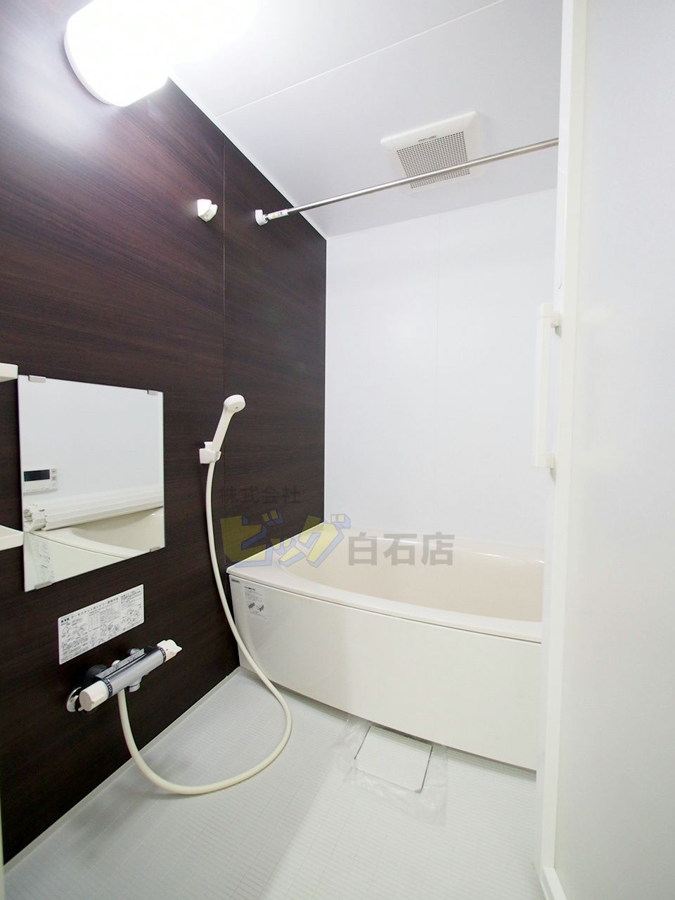 バス・シャワールーム　追焚機能付きのお風呂です♪