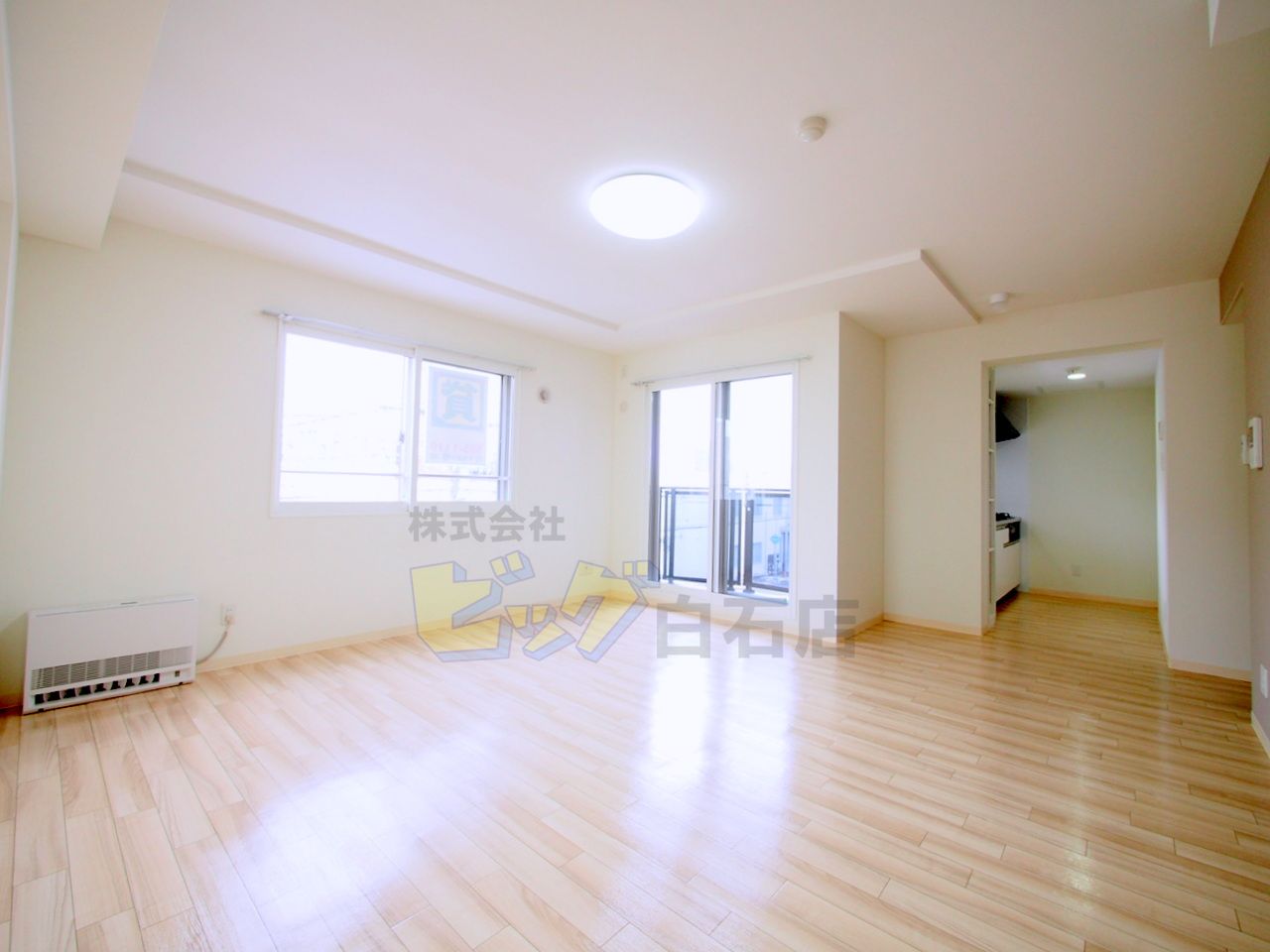 居室・リビング　日当たり良好で明るいリビングです♪