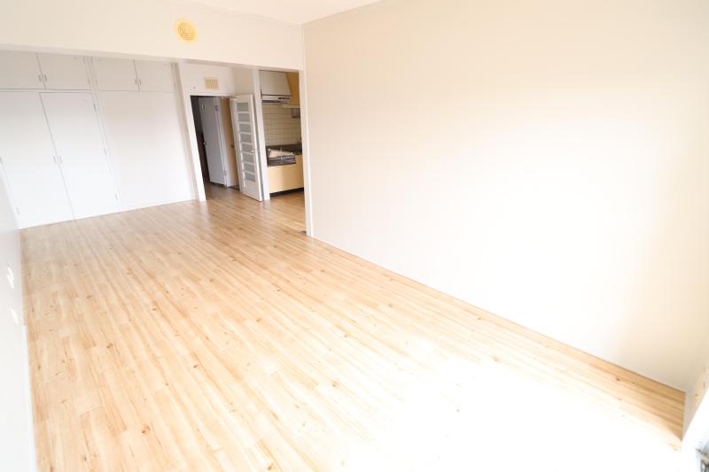 居室・リビング　1　広々15.5帖のリビング