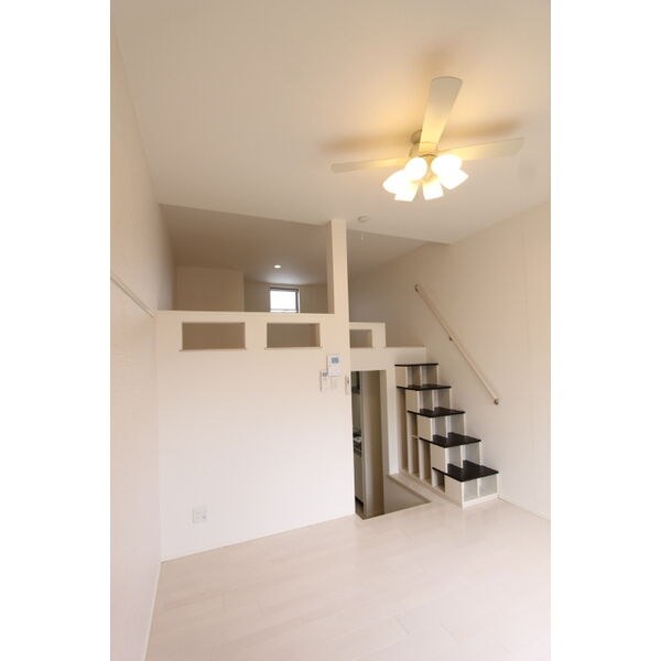 居室・リビング　※同シリーズの室内写真となります。