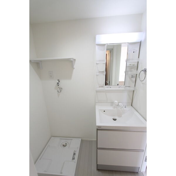 洗面設備　※同シリーズの写真になります。