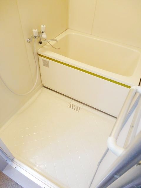 バス・シャワールーム　★清潔感のあるバスルームです★