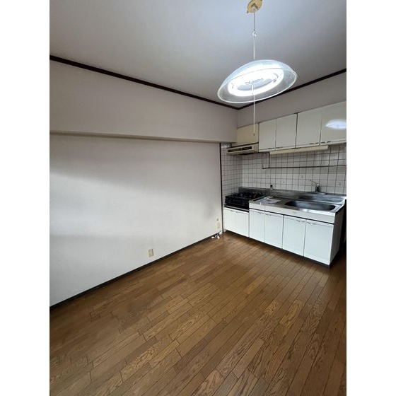 居室・リビング　※現状優先。