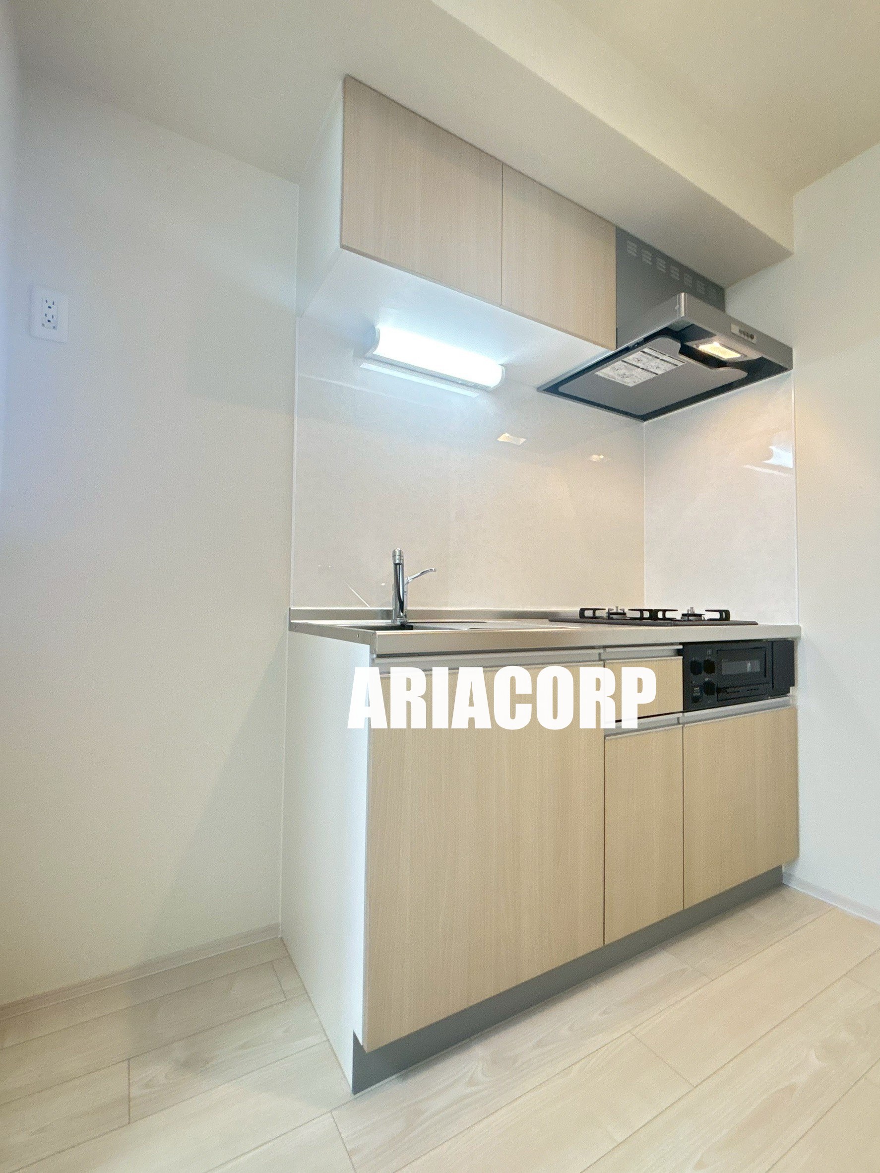 キッチン　システムキッチン・冷蔵庫スペースもしっかりございます！