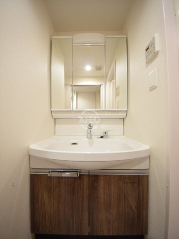 洗面設備　プレサンス難波マジョリティ　独立洗面台