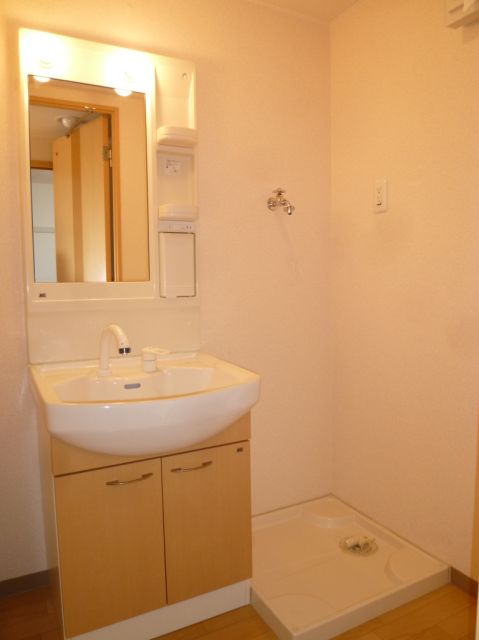 洗面設備　便利な独立洗面台付き