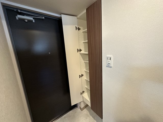 その他　同マンション、同型・別号室を撮影