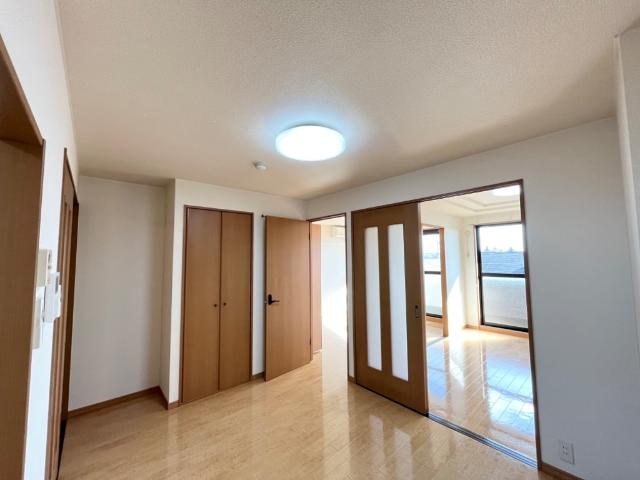 居室・リビング　室内