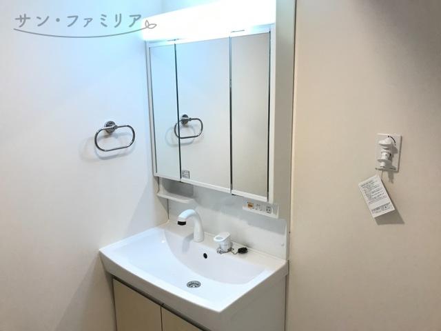 洗面設備　同一物件別部屋写真