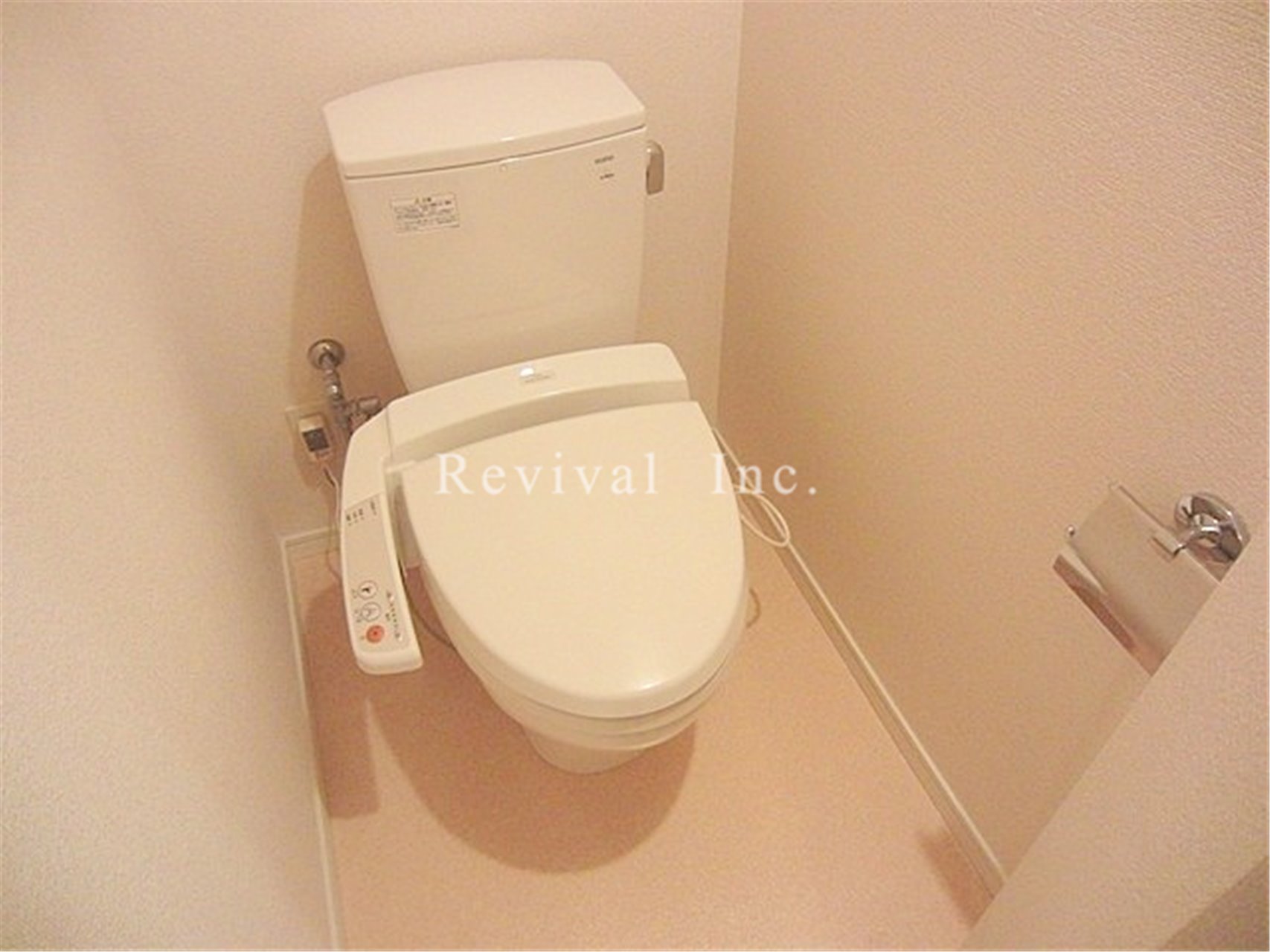 トイレ　シャワートイレ完備でございます