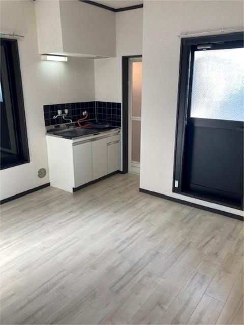 居室・リビング　別号室参考写真