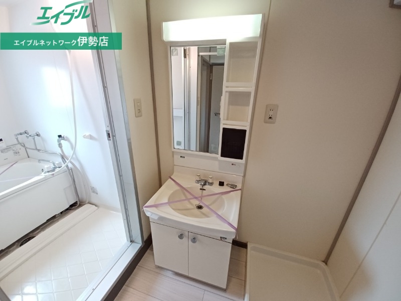 洗面設備　反転タイプ参考写真