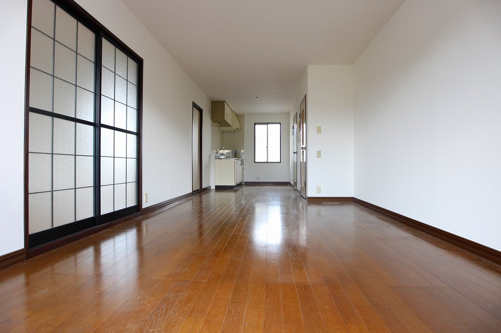 居室・リビング　リビング　※別号室参考写真