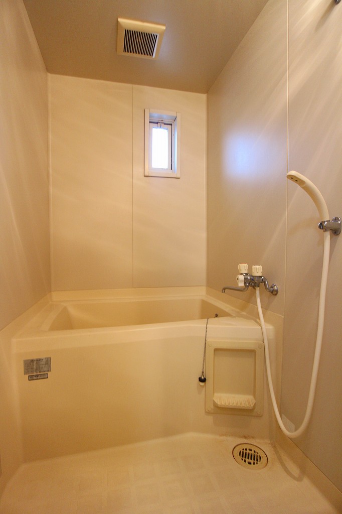 バス・シャワールーム　浴室　※別号室参考写真