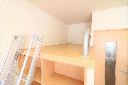 収納　ハイベッドを寝室として活用すれば広々とした洋室を確保！