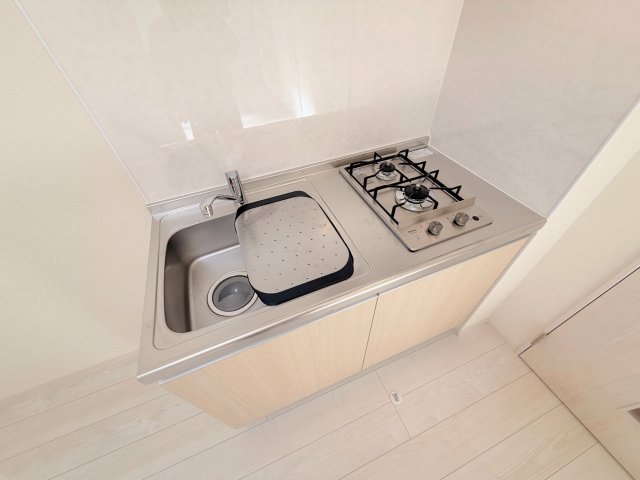 キッチン　スッキリとしたシンプルキッチン。