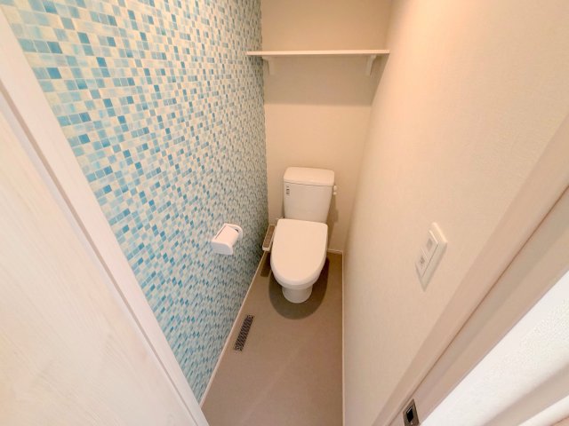 トイレ　綺麗なトイレにはウォシュレット標準装備です。